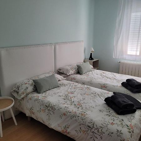 Vivienda Al Pie Del Castillo Burgo Kültér fotó